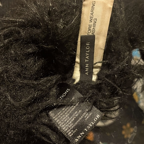 A N N  T A Y L O R  Faux Fur Gloves🧤‼️FREE Pink Touchscreen gloves w/purchase‼️ - Picture 5 of 10